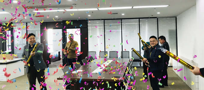 焕新启程！炎峰贸易公司乔迁新办公室，开启发展新篇章